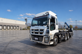 ISUZU GIGA – TRACTOR HEAD 10 WHEELER / 10 STUDS / FRONT - MOLYE / BACK - AIRBAG